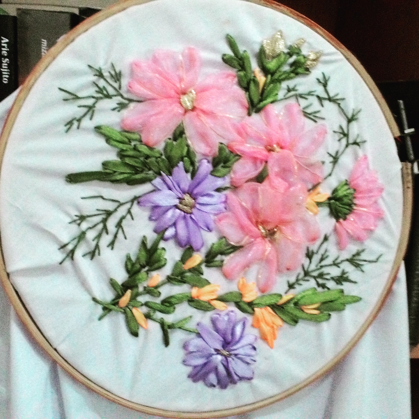 Menyulam untuk Dekorasi di Dinding, mengisi Akhir Pekan