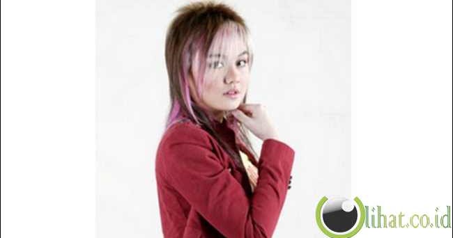 Artis Indonesia dengan gaya rambut terburuk