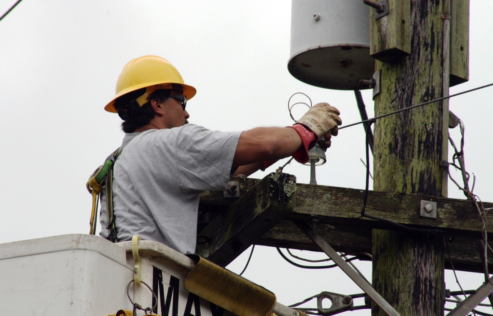 All Hawaii News More Ige agencies oppose NextEra buyout of Hawaiian