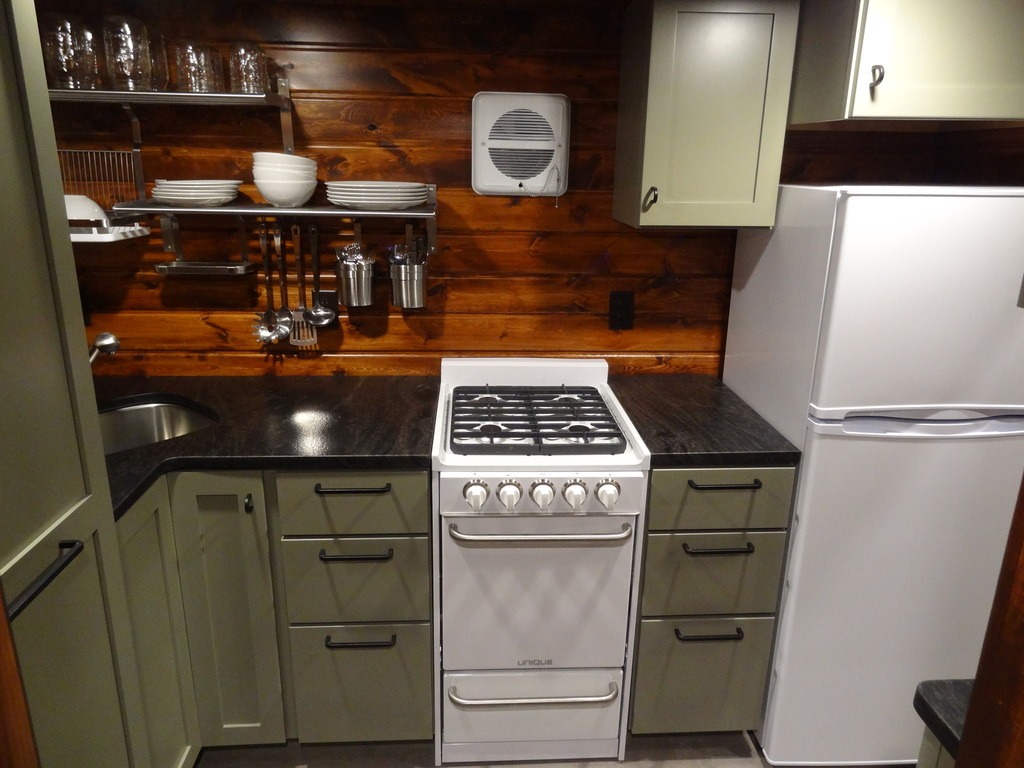 Casper Tiny Cabin (333 Sq Ft) [ TINY HOUSE TOWN ]