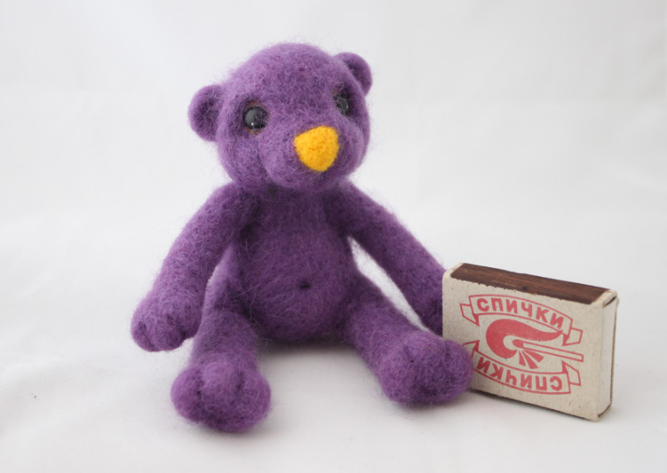 Фиолетовый мишки игру. Фиолетовый медведь. Фиолетовый медведь замысел. Фиолетовый медведь ty 2005. Фиолетовый мишка из коллекции Саша.
