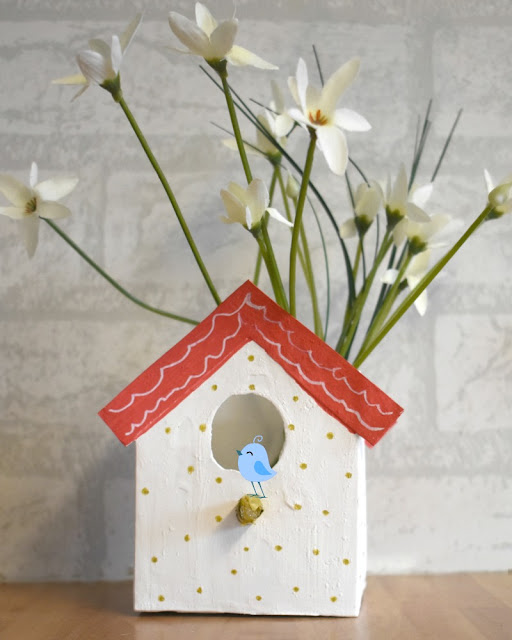 3 Pretty Spring Craft Ideas - Cardboard Birdhouse