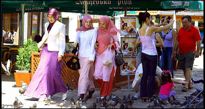 Model Hijab Street di Bosnia | Beauty And Style