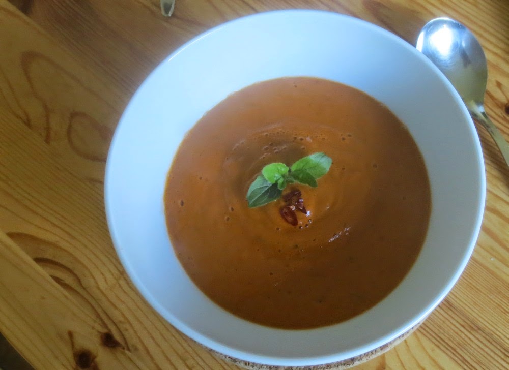 Avocado-Tomaten-Suppe