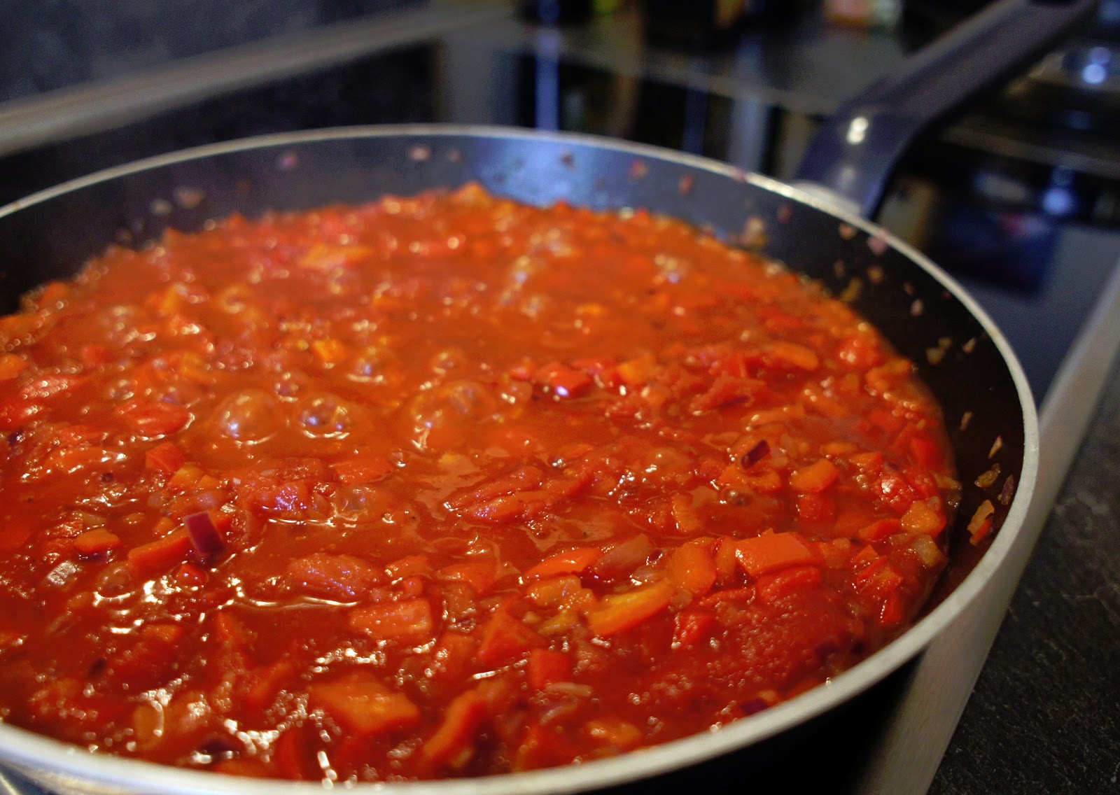 Kochkunst : Scampi auf Tomaten-Paprika Sugo