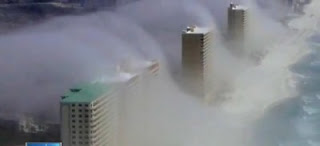 Niebla sobre edificios de una ciudad de Florida