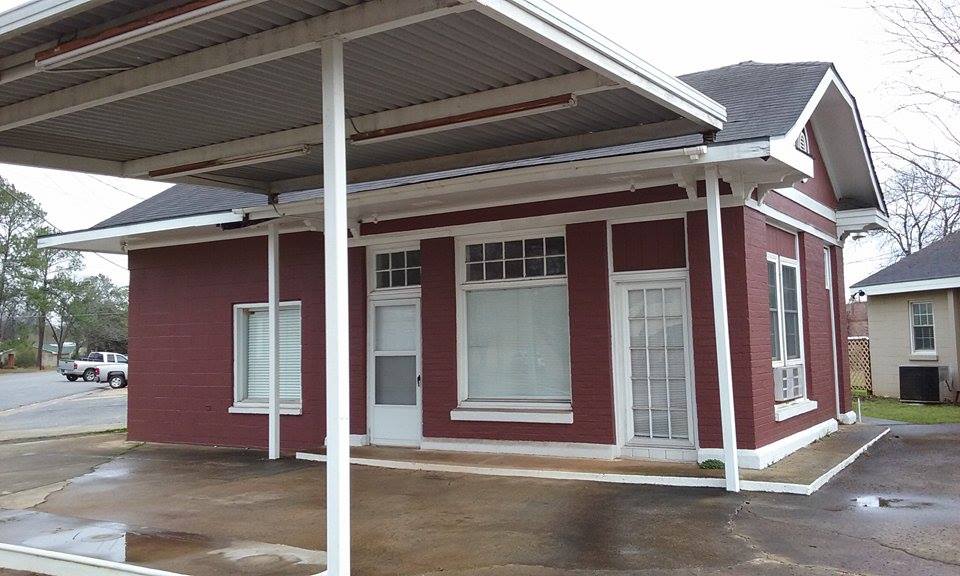 Old Gas Station in Dawson
