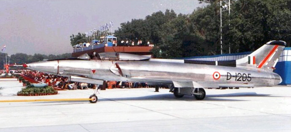 hal hf24 marut en una base militar india