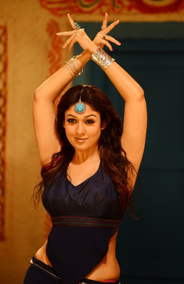 Nayanthara Hot Navel Pics in Greeku Veerudu Telugu Movie - Indian