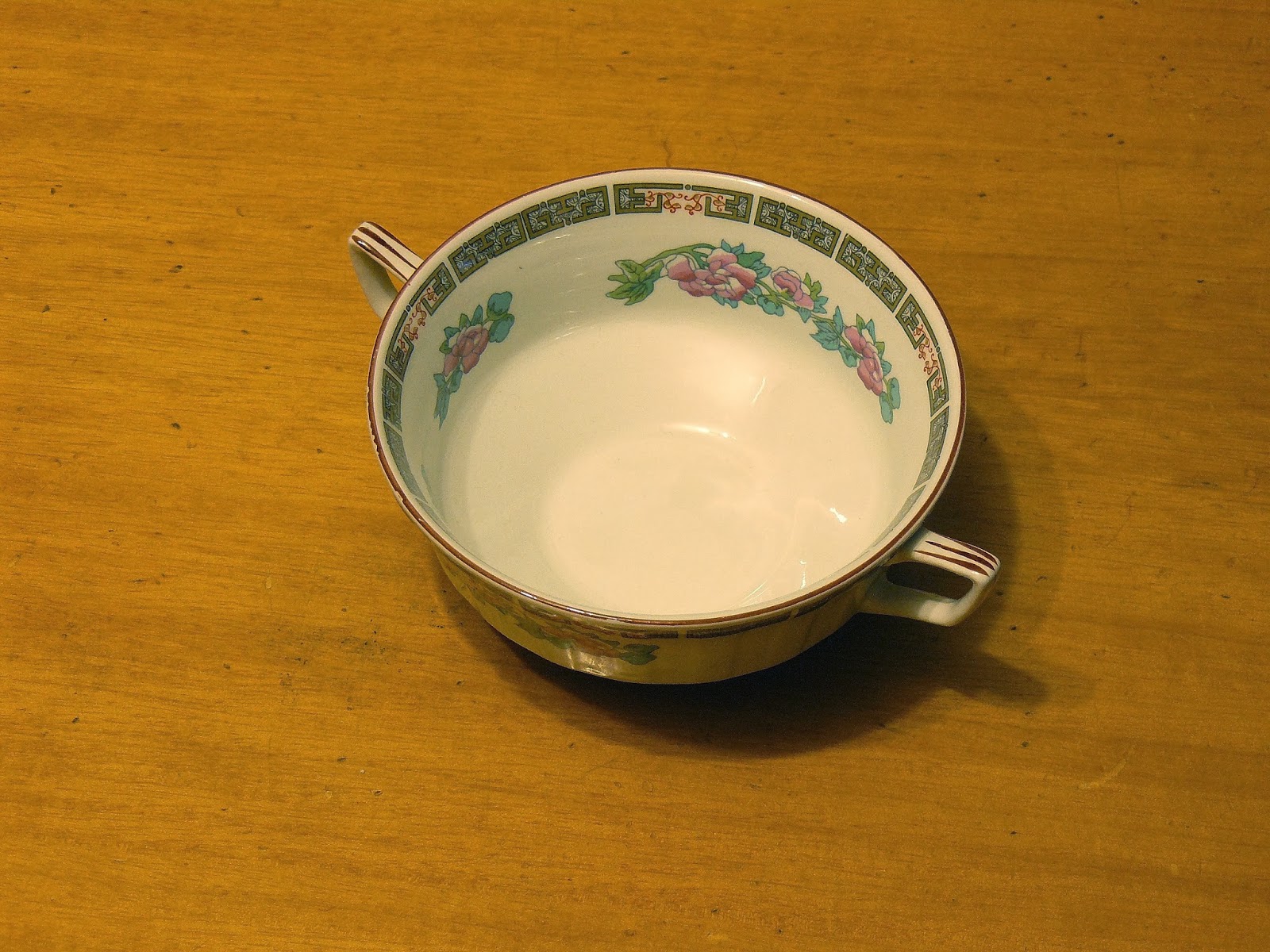 Articulos en Venta en Ebay Tazones y platos de consome Spanish Crown