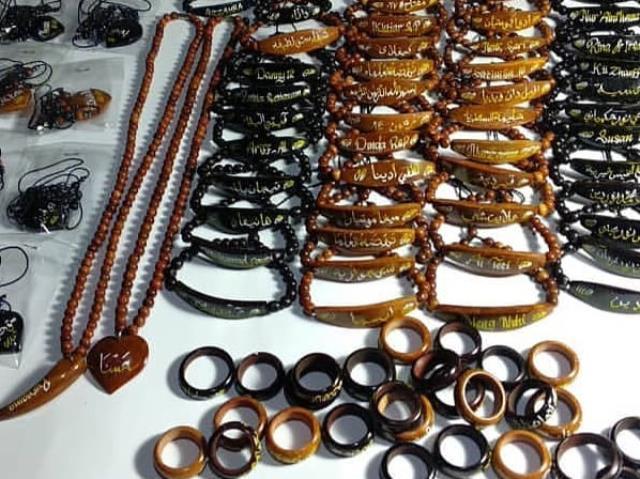 Aneka Gelang dan Cincin Kayu Kokka Aneka Gelang dan Cincin Kayu Kokka