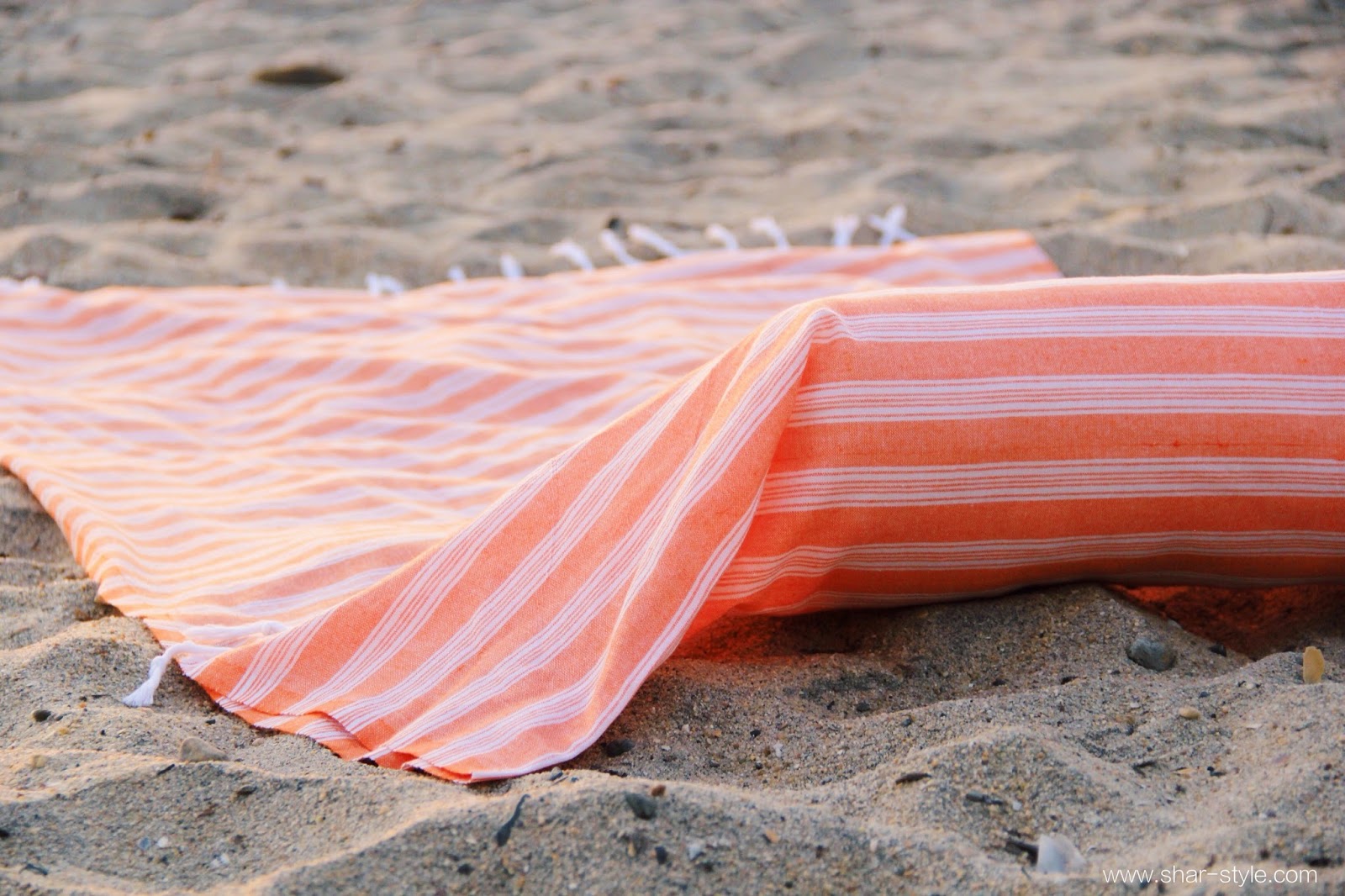 Shar Style By Sharrah Robeson The Most Comfortable Beach Towel Ever Invented The Sand Cloud