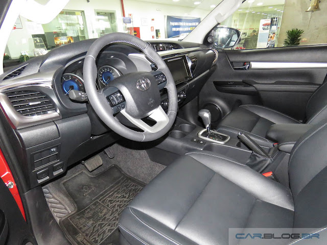 Nova Toyota Hilux 2016 SRV A/T - interior