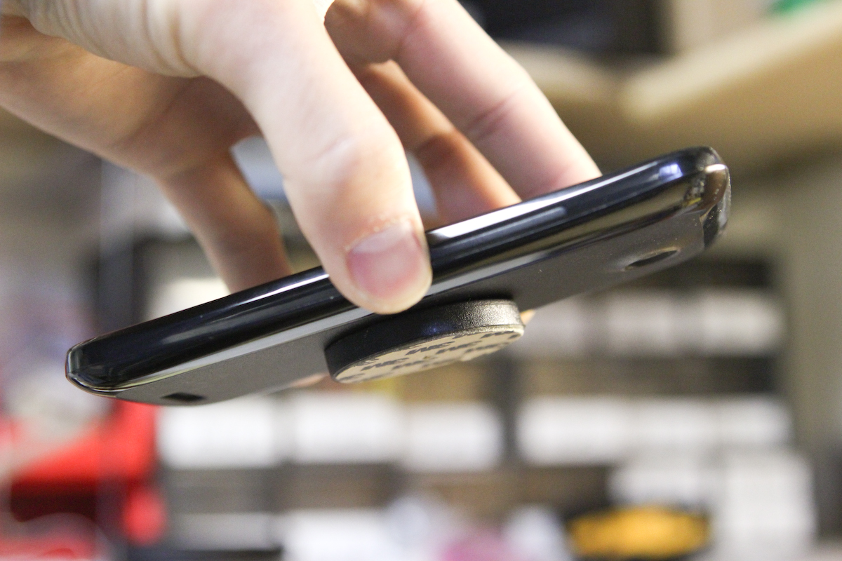 Four Bar Design Automated Cell Phone Mount