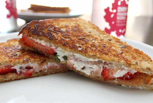 strawberry goat cheese grilled cheese