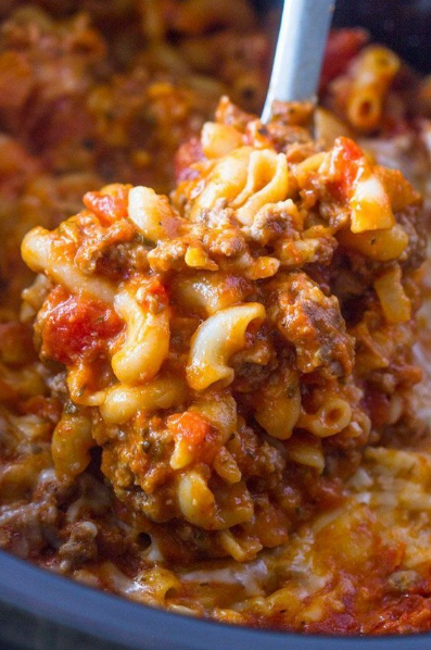 SLOW COOKER GROUND BEEF AND CHEESE PASTA