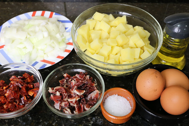 Ingredientes para huevos ibéricos