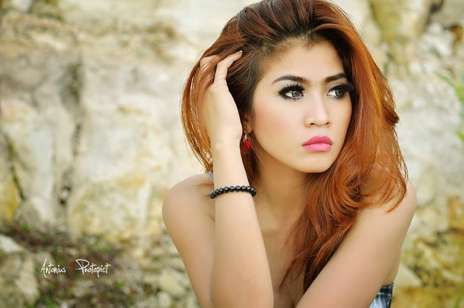 Ayunia Elfahrez ~ Freelance Indonesian Modeling