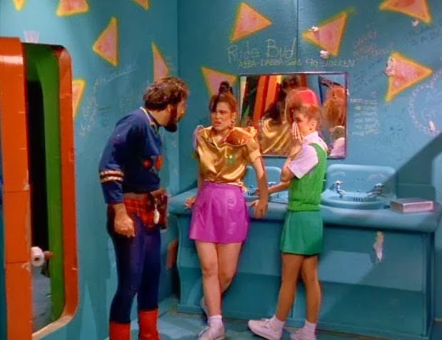 Flesh Gordon Meets the Cosmic Cheerleaders (Howard Ziehm, 1990) .