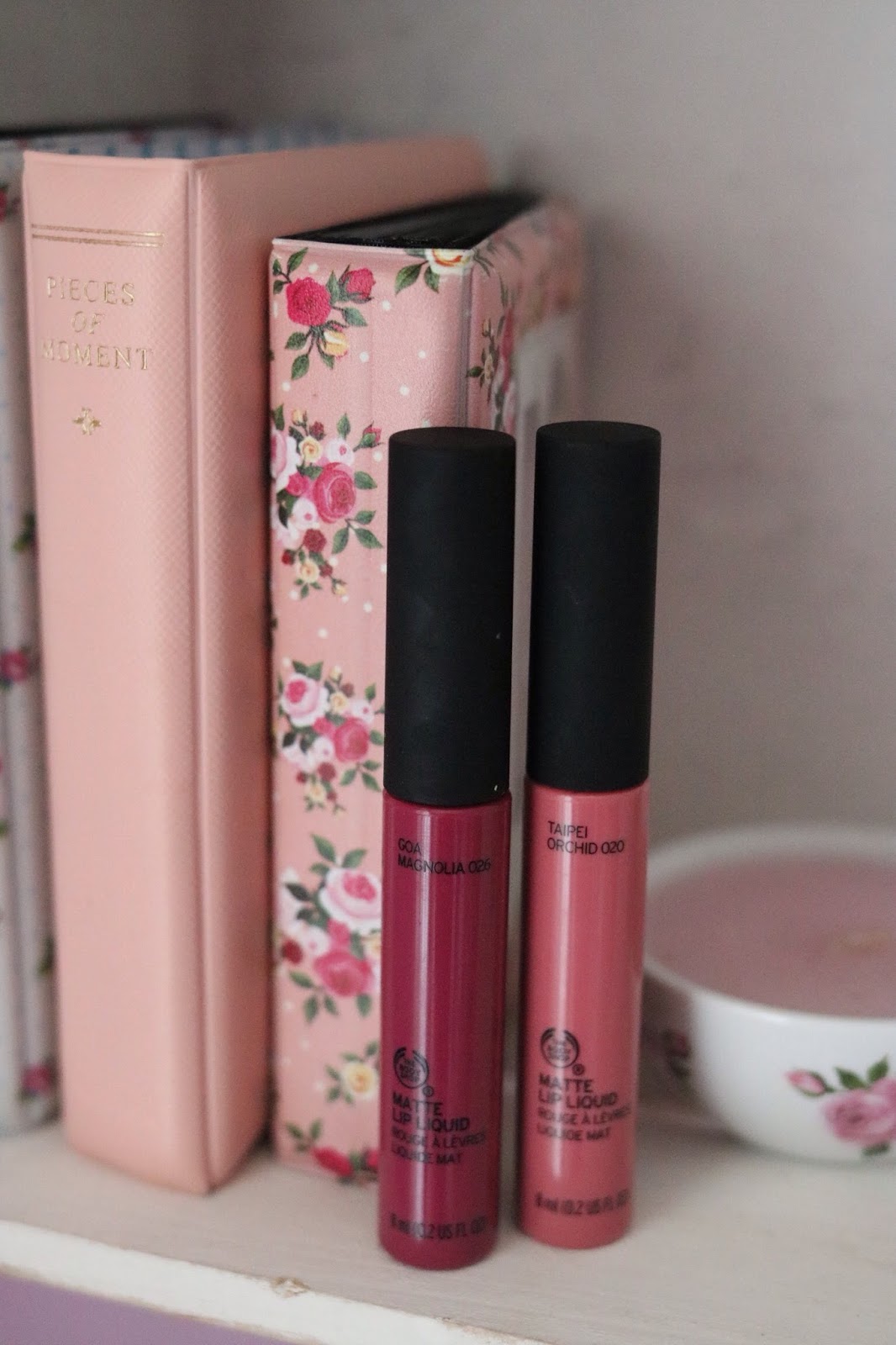 rosemademoiselle-rose-mademoiselle-the-body-shop-nouveautés-maquillage-2017-gloss-à-lèvres-rouges-à-lèvres-crush-avis-revue-goa-magnolia-tapei-orchid-420-Honolulu-Pink-423-Rio-Fuchsia-425-Lima Magenta-blog-beauté-paris-swatch