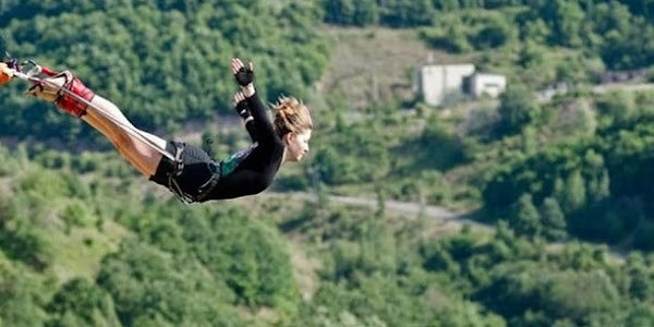 Bulgarii fac bungee jumping de pe podul Calafat - Vidin