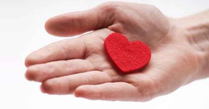 Meglio Farla In Silenzio O Pubblicamente Chi Scrive Non Muore Mai Beneficenza