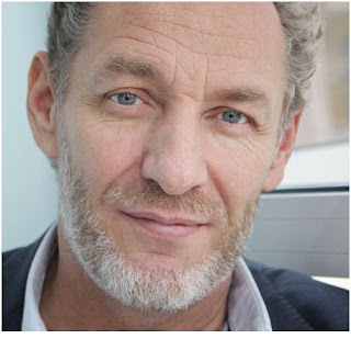 Animé par l’intention de permettre à chacun de gagner en conscience, en amour et en intelligence, Darpan (prononcez Darpane) aborde les problèmes de la psyché sans folklore et de façon claire et logique.