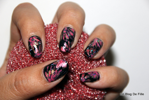 http://unblogdefille.blogspot.fr/2013/07/fete-nationale-nail-art-fireworks.html