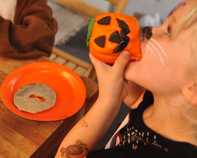 Beki Cook's Cake Blog: DIY Pumpkin BabyCakes