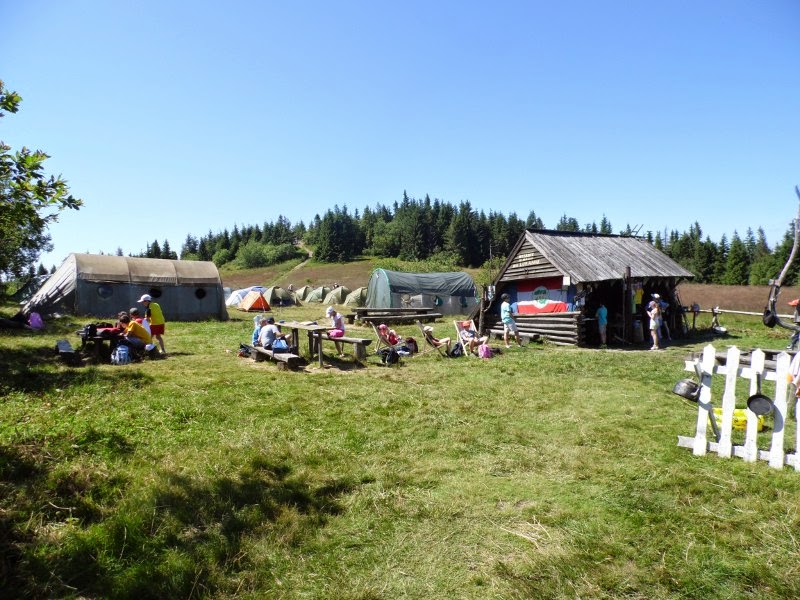 Pole namiotowe na Lubaniu Pole namiotowe na Lubaniu