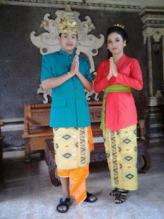 Kebaya dan Kamen Khas Bali Untuk Wanita: Filosofi Pakaian