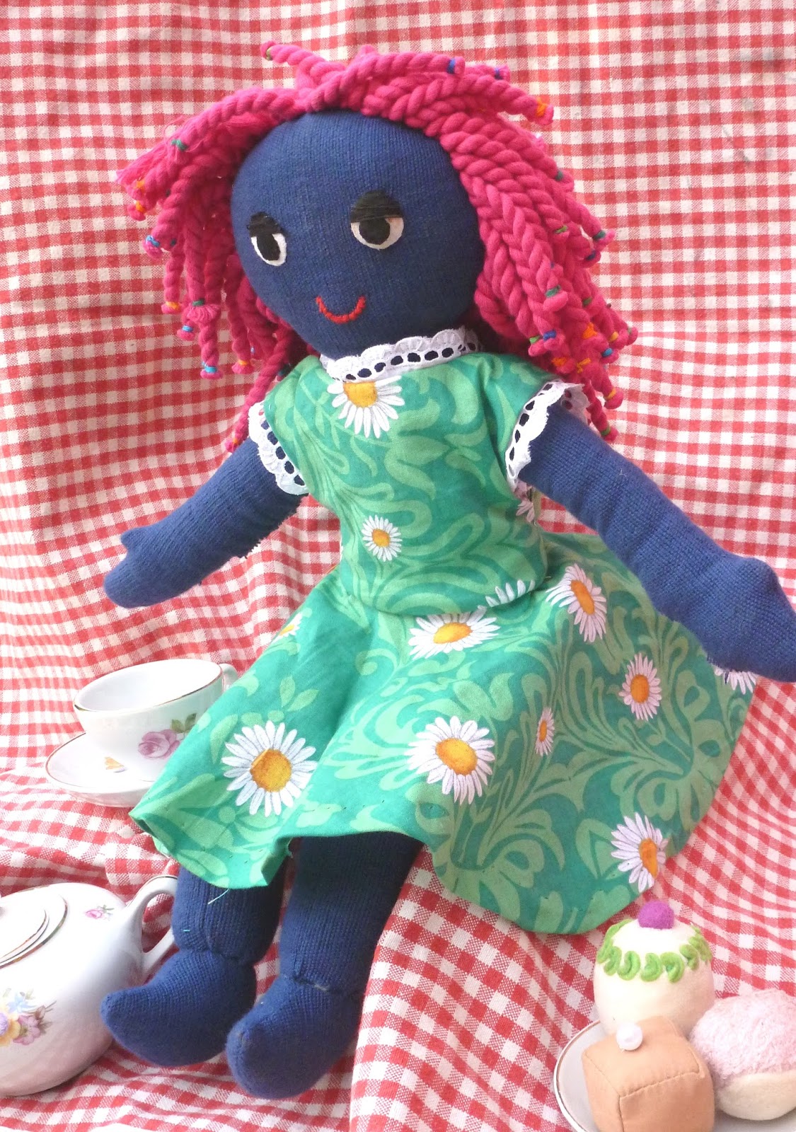 A Mini Tinny - and the Giveaway's still open! - As it Seams