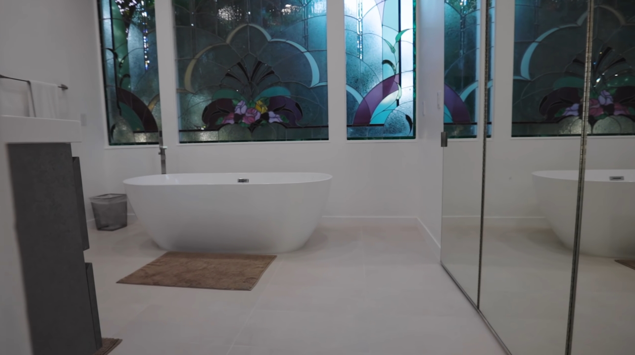 23 Photos vs. 400 Walker Dr, Beverly Hills Home Interior Design Tour