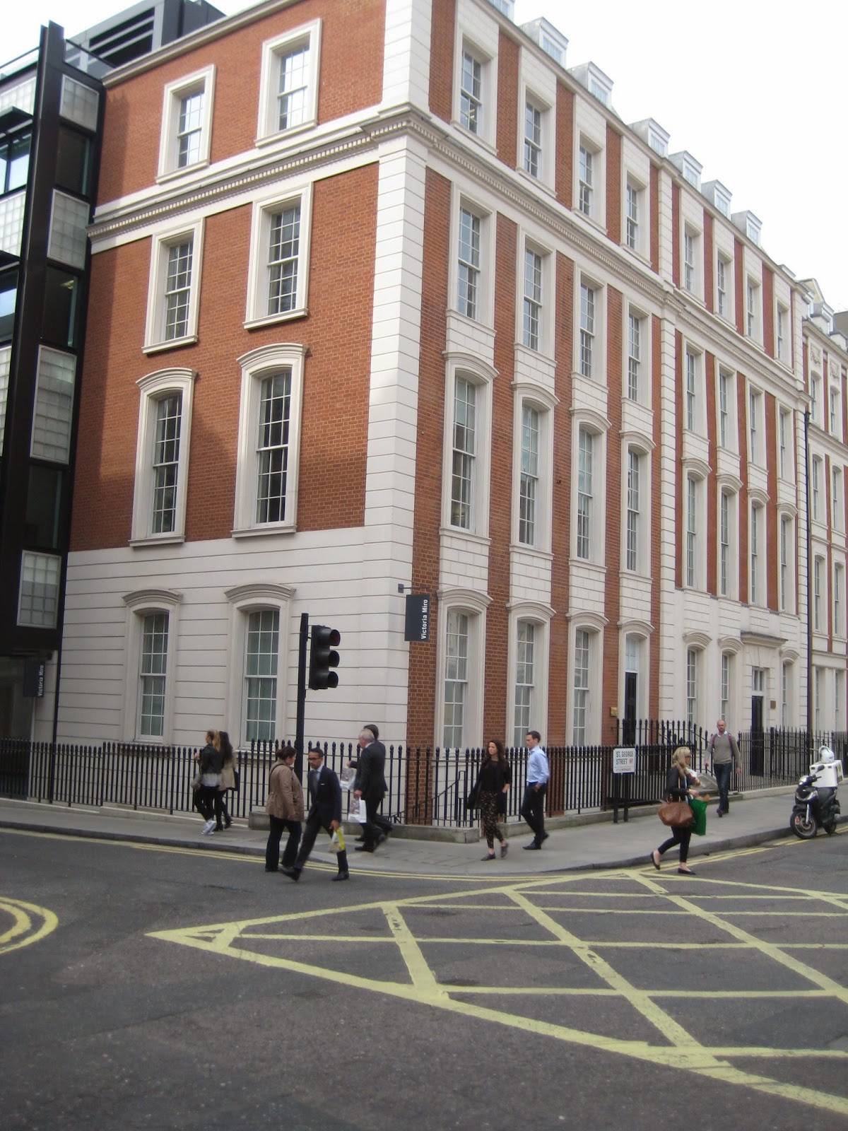 Straining over the blog..... More Tales from an Urbane Flâneur