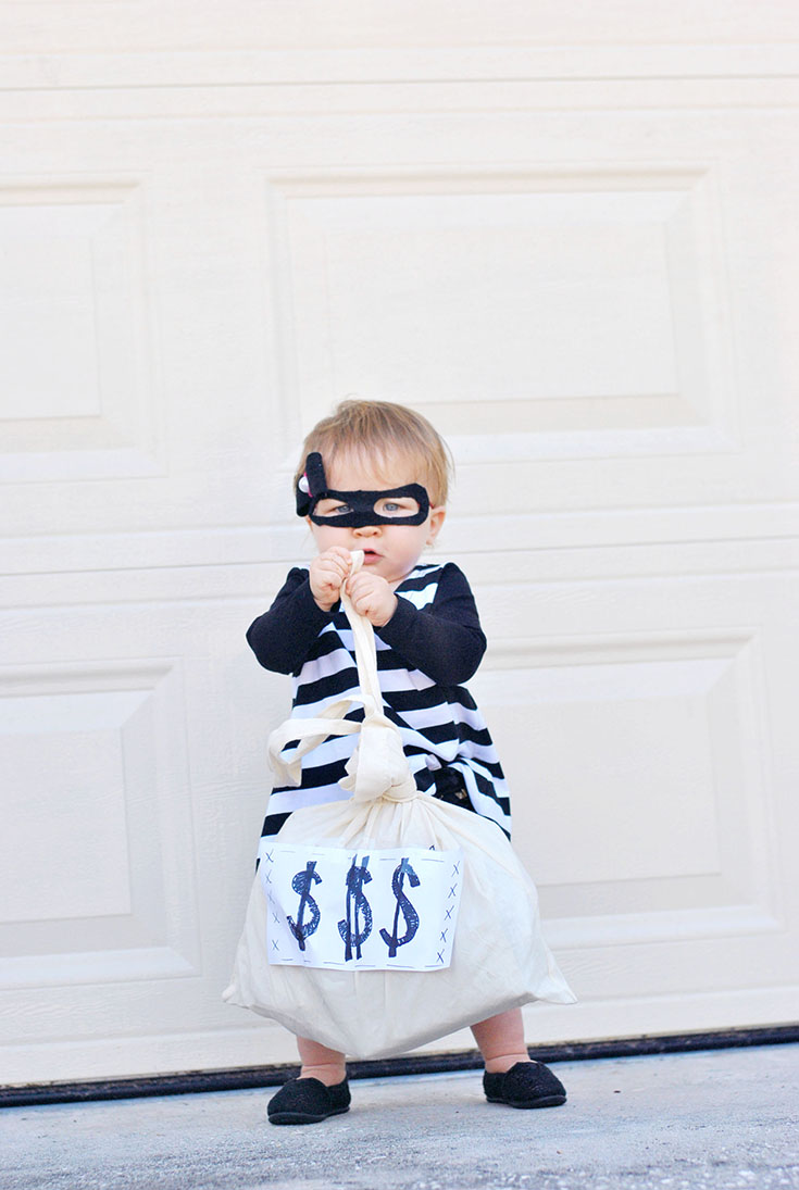 This little Bank Robber Bandit costume is sure to steal your heart and it's super easy to put together! Get the details...