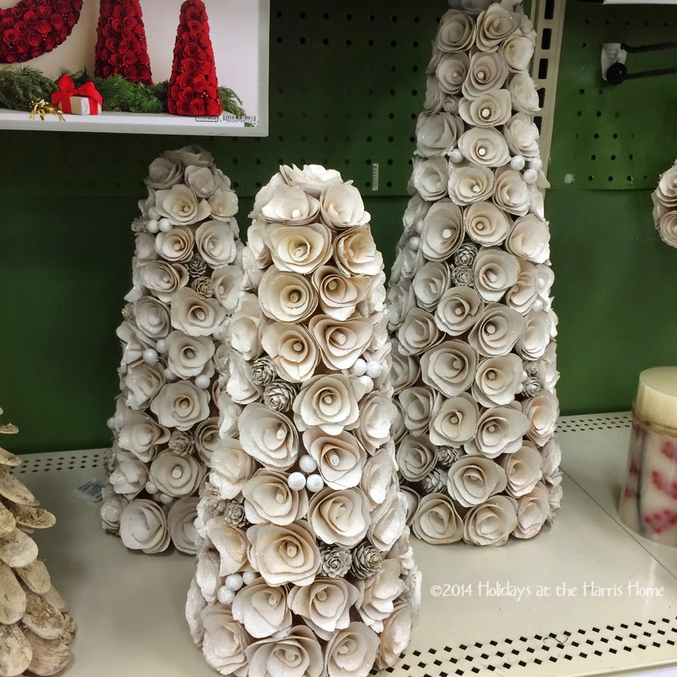 Mini red and white diy christmas wreath Holidays at the Harris Home: Christmas Crafts Inspiration