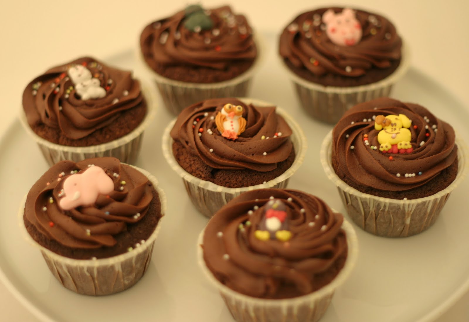 Marias Salt og Søtt Sjokolademuffins med glasur (Chocolate cupcakes)