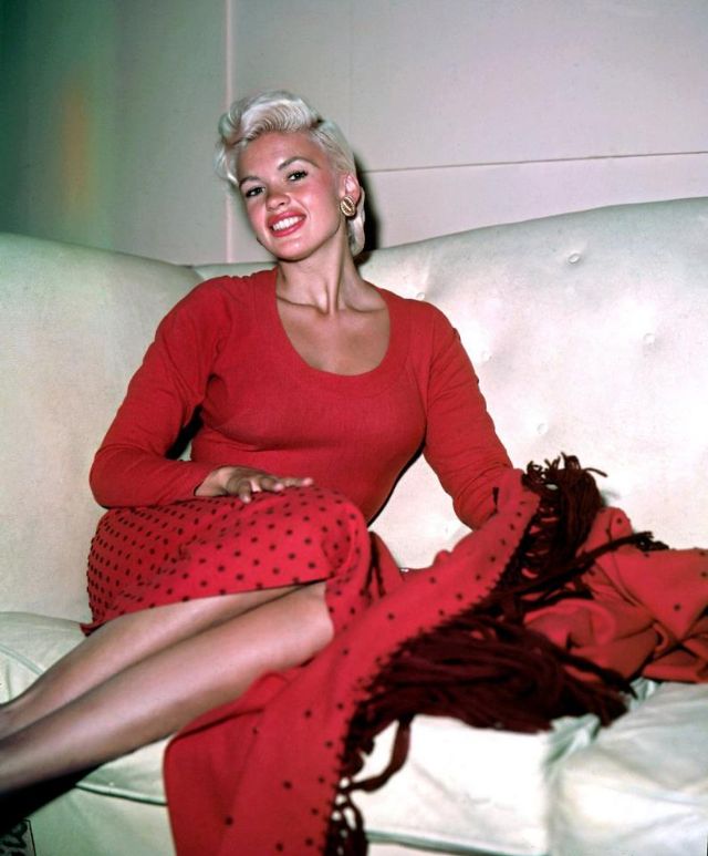 35 Glamorous Photos Show That Jayne Mansfield Looking So Stunning in