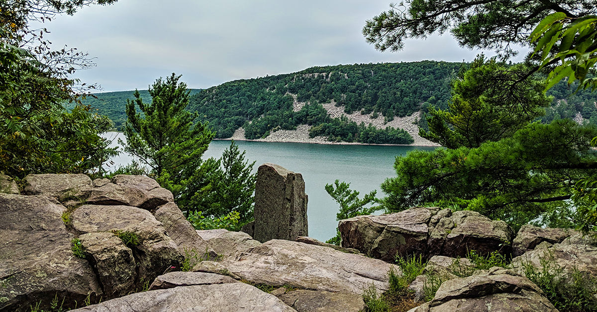 Hiking along the East Bluff Trail at Devil's Lake State Park