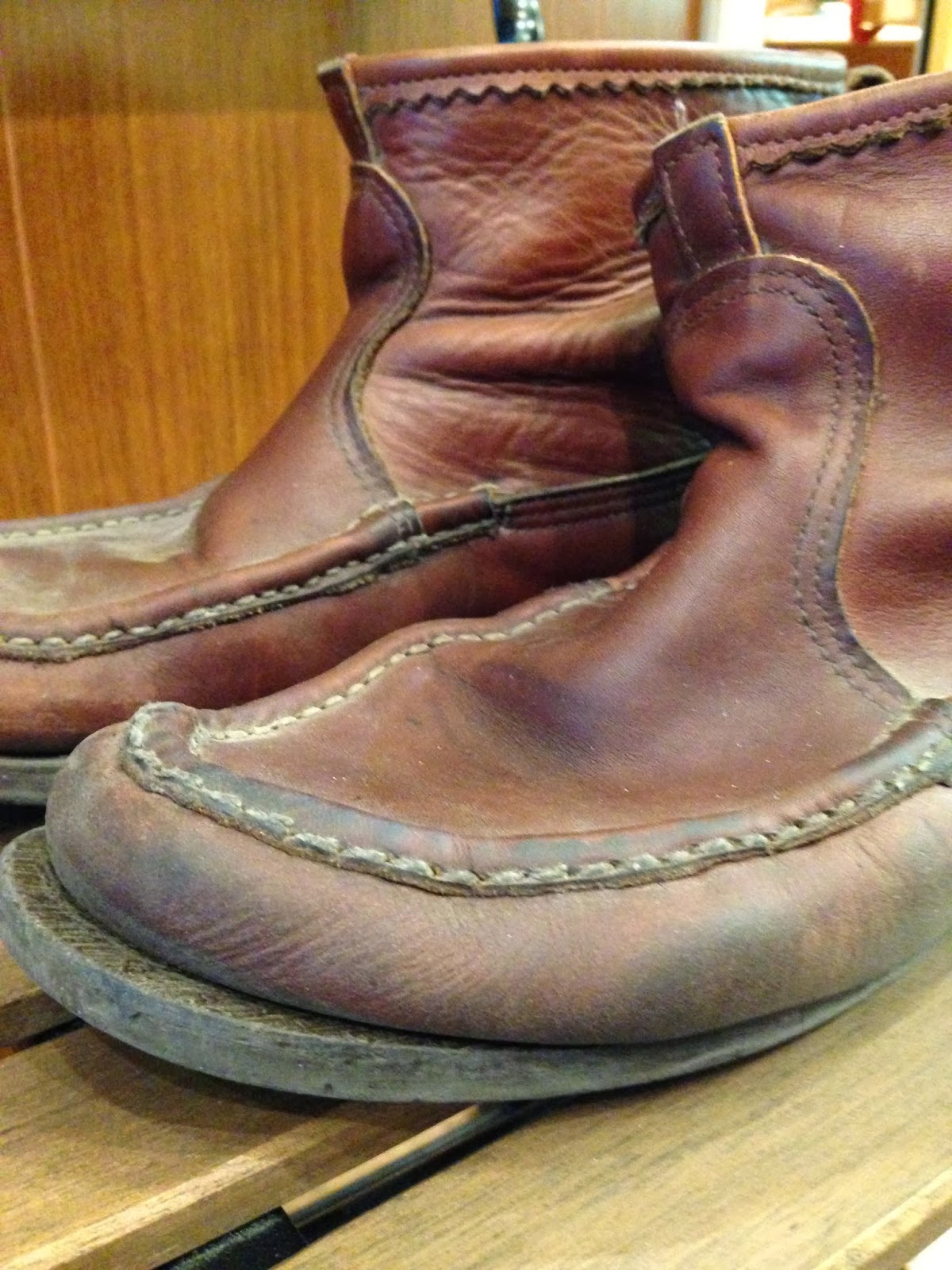 REVIVE SNAKE Shoes&Bag Repair: ラッセルモカシン Vibram # 1276ソール交換