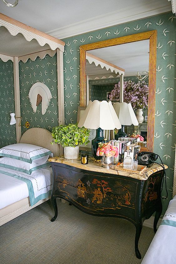 Chinoiserie Chic: The Chinoiserie Bedroom