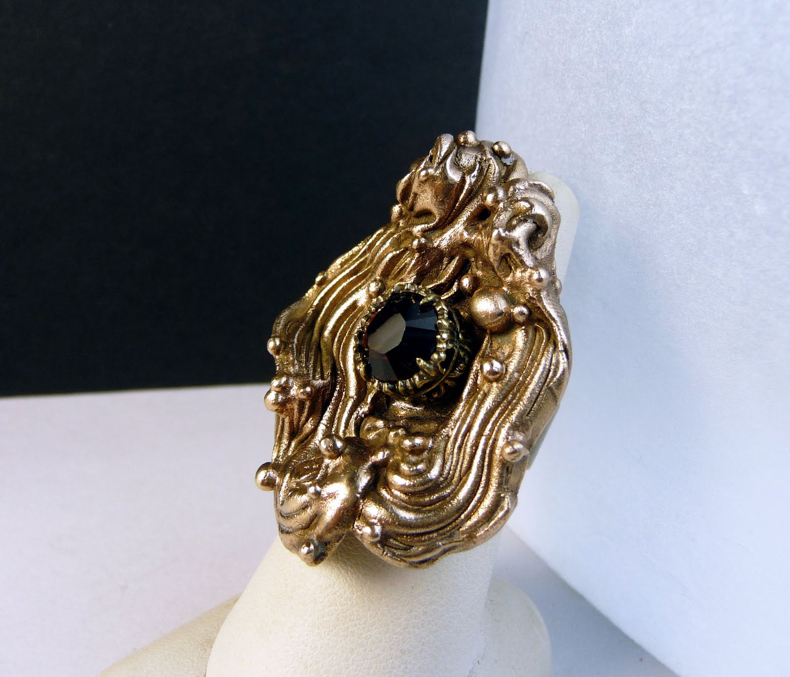 Bijoux de Création Nouvelle série de bijoux en bronze or antique, cristal, agate...Episode 1.