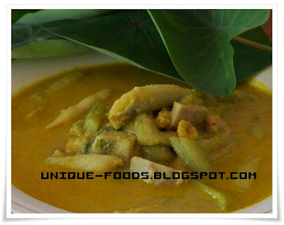 Indonesian traditional soup for today is Colocasia Esculenta or lompong. 