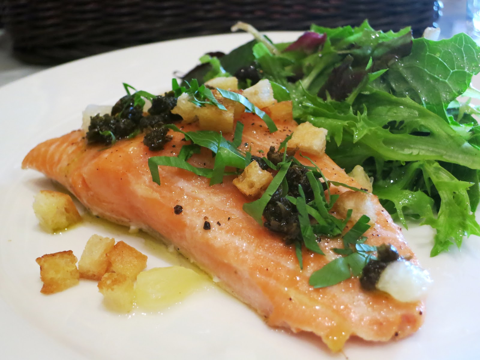 PinkyPiggu: Bistro du Vin ~ A French Date with the Perfect Salmon