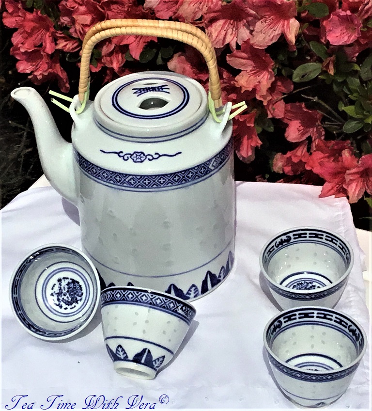 Chat with Vera Classical Blue & White Chinese Restaurant Tea Set from