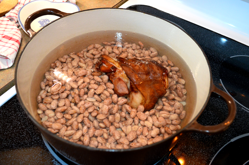 Southern Cooking Spicy Pinto Beans and Ham Hocks