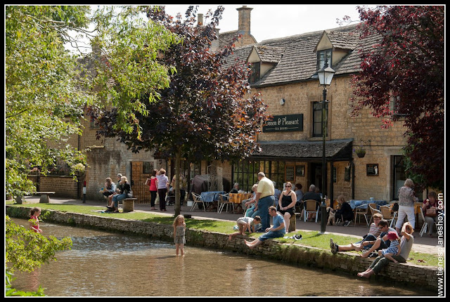 Cotswolds: Bourton on the water