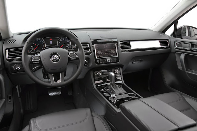 VW Touareg 2014 - interior