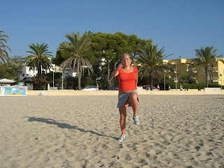 Ben%25C3%25B6vningar%2Bp%25C3%25A5%2Bstranden%2B-%2B%2BMallorca%2B%25287%2529 - Träning med gummiband och egen kroppsvikt