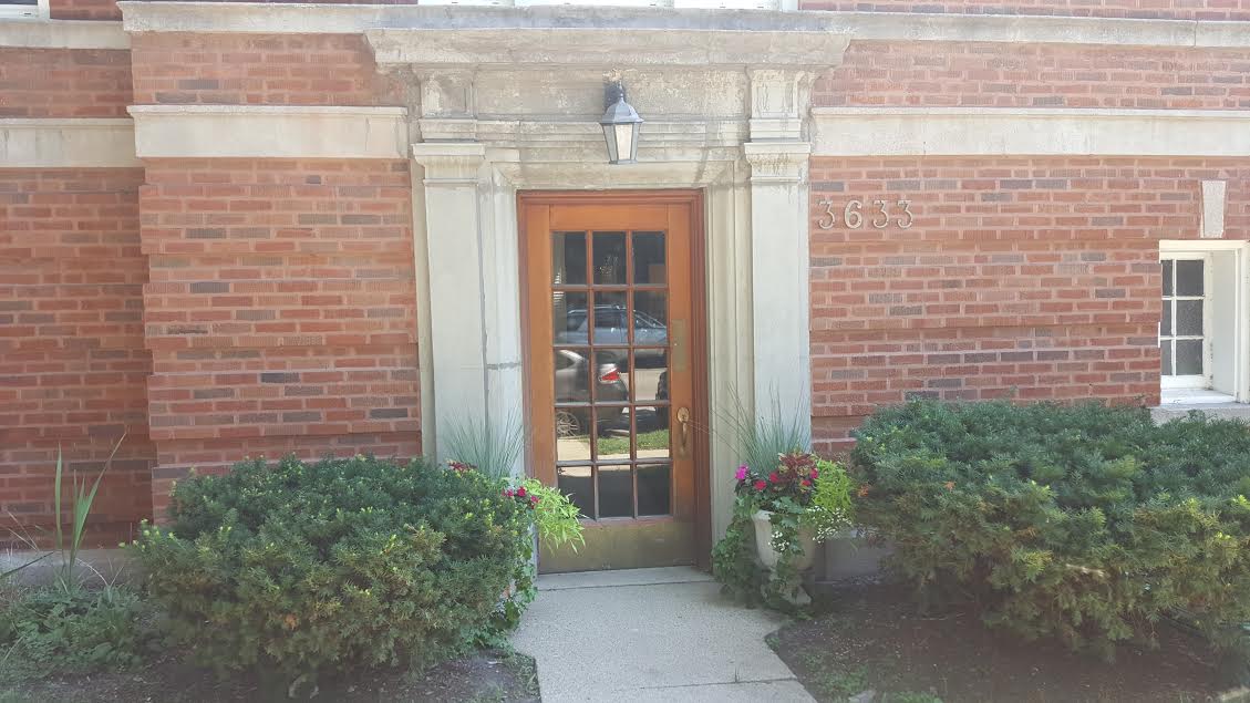 The Chicago Real Estate Local For Rent! Roscoe Village two beds, one